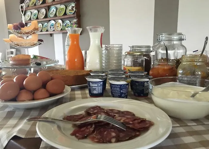 Bassanine Feriegård Monticelli dʼOngina